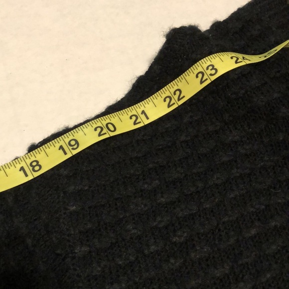 BLACK V NECK LUMIERE LONG SLEEVE SWEATER - Large Cozy! NWOT - Picture 13 of 15